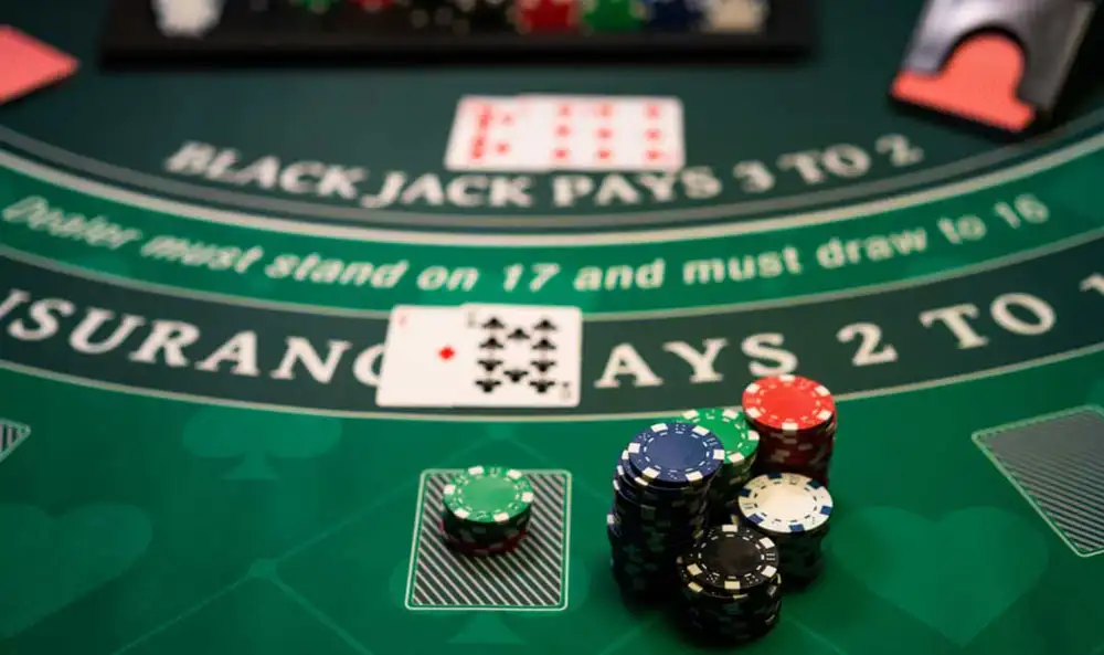 How to Play Blackjack with Detailed Strategy